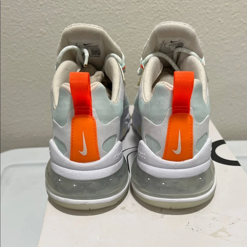 NEW-Nike W Air Max 270 React SE (Women's) size 6